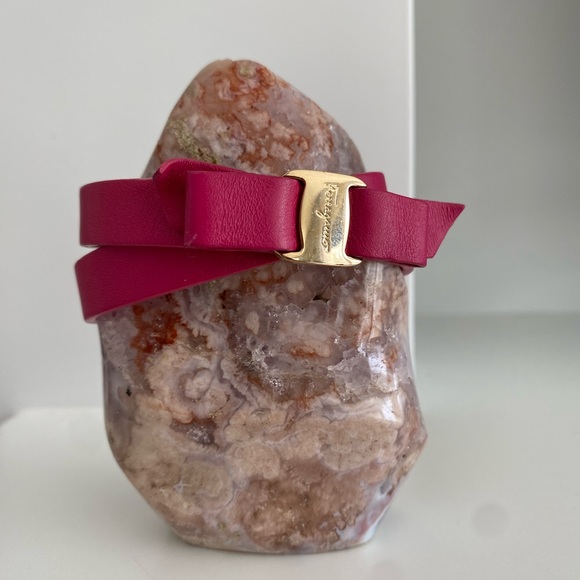 Salvatore Ferragamo Barbie pink leather double wrap bow bracelet - Picture 4 of 9